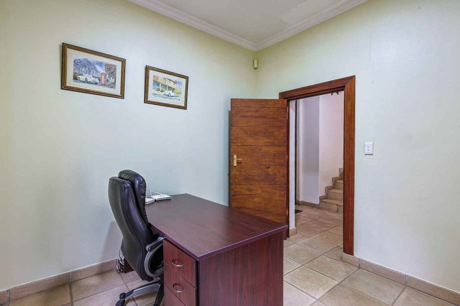 To Let 4 Bedroom Property for Rent in Woodhill Estate Gauteng