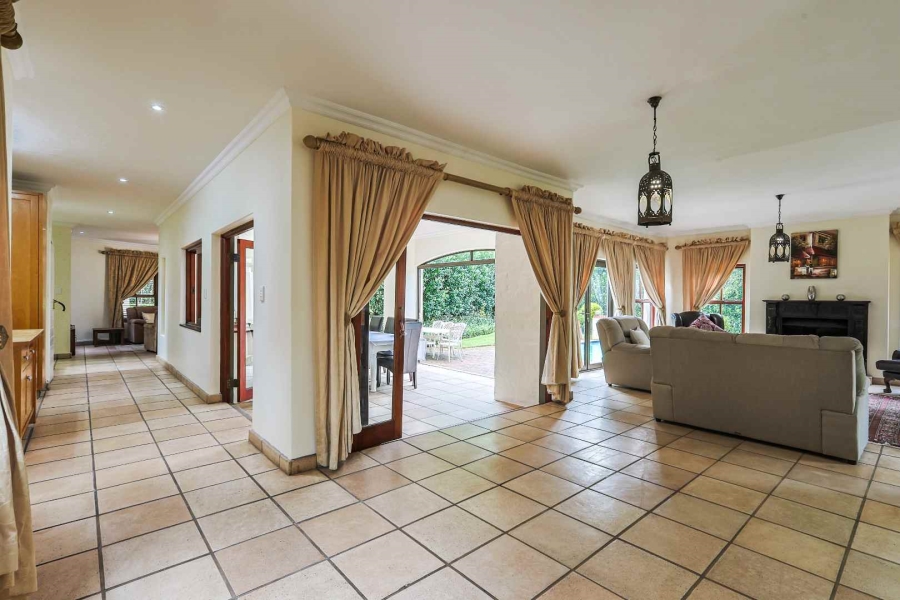 To Let 4 Bedroom Property for Rent in Woodhill Estate Gauteng