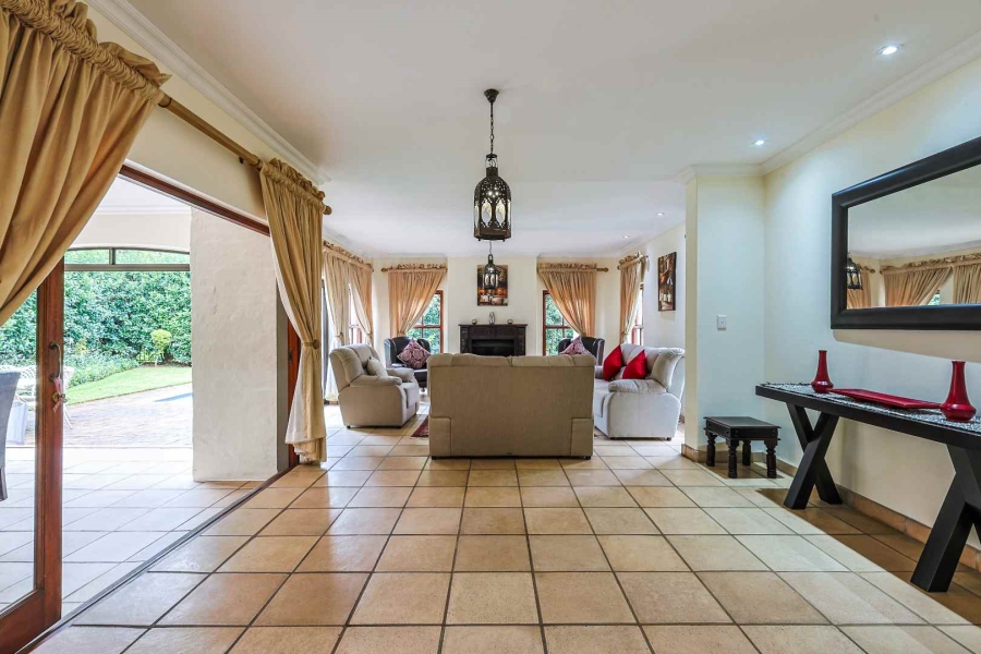 To Let 4 Bedroom Property for Rent in Woodhill Estate Gauteng