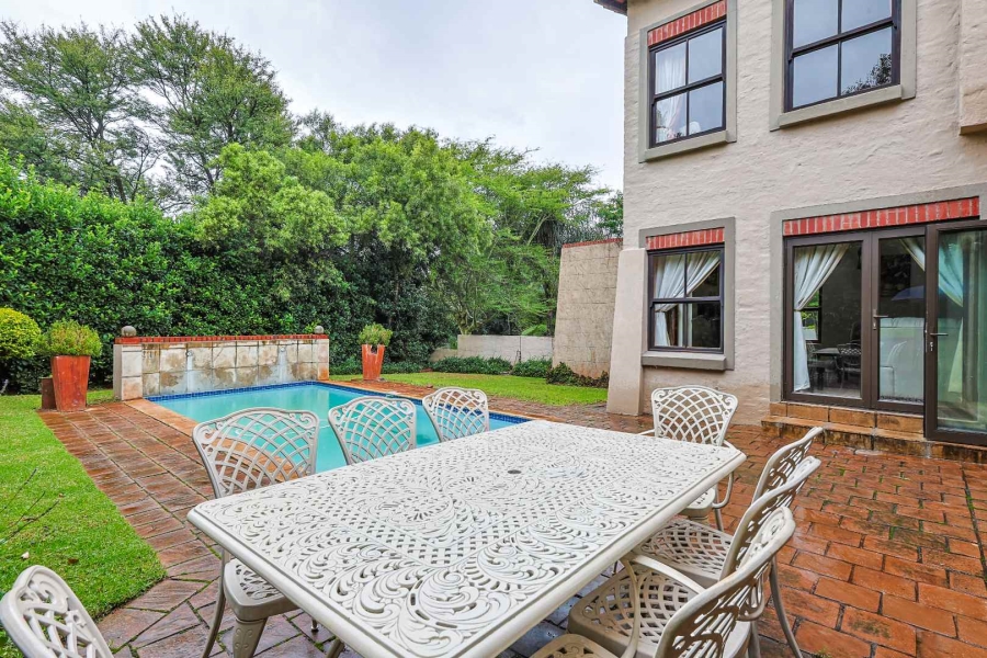 To Let 4 Bedroom Property for Rent in Woodhill Estate Gauteng