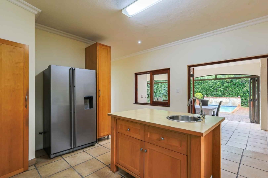 To Let 4 Bedroom Property for Rent in Woodhill Estate Gauteng