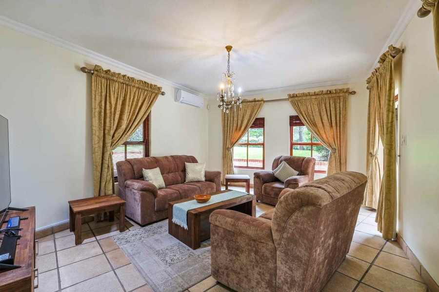 To Let 4 Bedroom Property for Rent in Woodhill Estate Gauteng