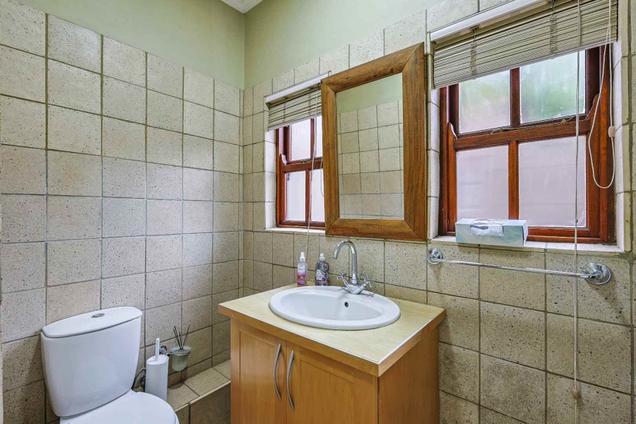 To Let 4 Bedroom Property for Rent in Woodhill Estate Gauteng