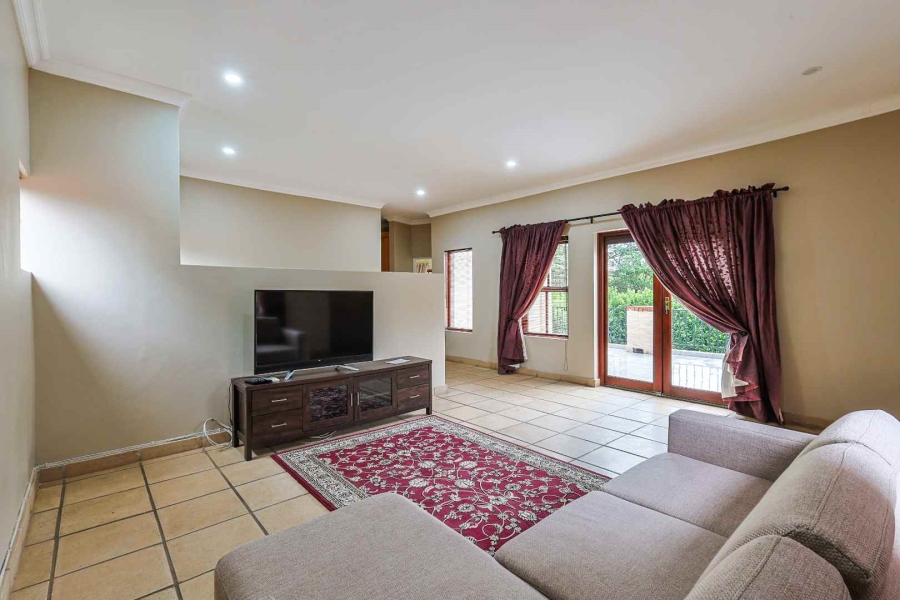 To Let 4 Bedroom Property for Rent in Woodhill Estate Gauteng