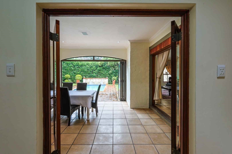 To Let 4 Bedroom Property for Rent in Woodhill Estate Gauteng