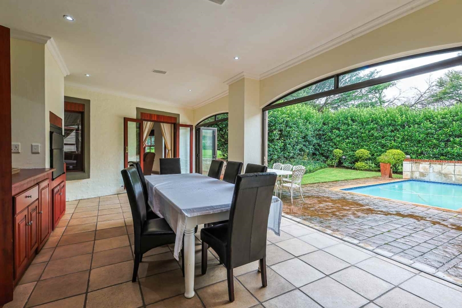 To Let 4 Bedroom Property for Rent in Woodhill Estate Gauteng