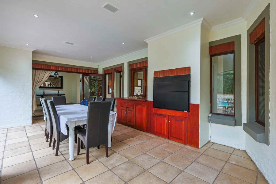 To Let 4 Bedroom Property for Rent in Woodhill Estate Gauteng