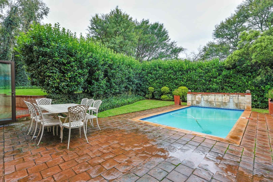 To Let 4 Bedroom Property for Rent in Woodhill Estate Gauteng