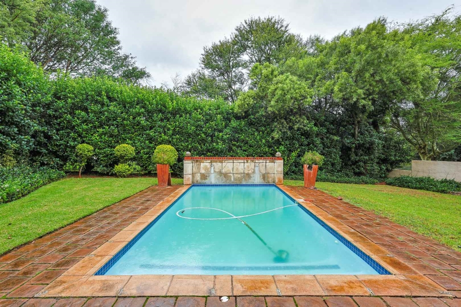 To Let 4 Bedroom Property for Rent in Woodhill Estate Gauteng