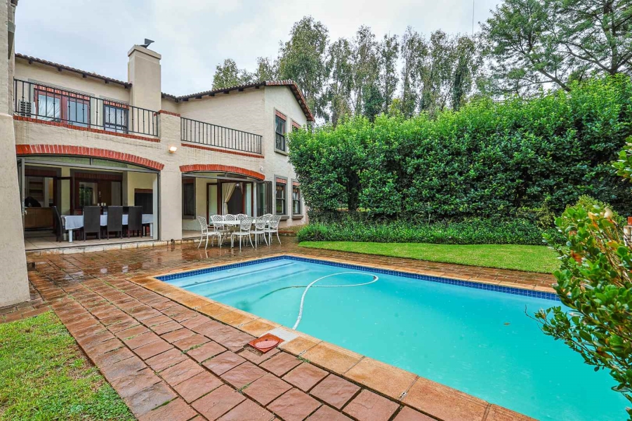 To Let 4 Bedroom Property for Rent in Woodhill Estate Gauteng