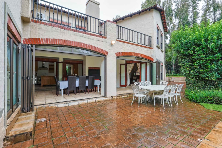 To Let 4 Bedroom Property for Rent in Woodhill Estate Gauteng