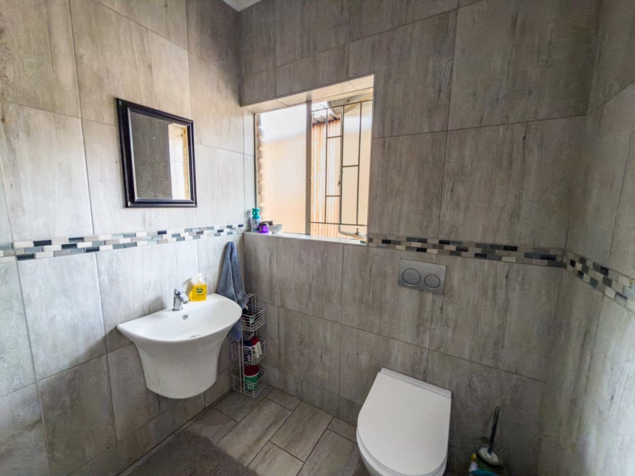 4 Bedroom Property for Sale in Silverton Ridge Gauteng