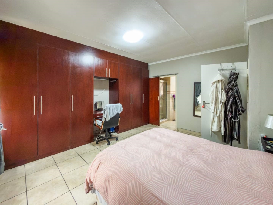 4 Bedroom Property for Sale in Silverton Ridge Gauteng