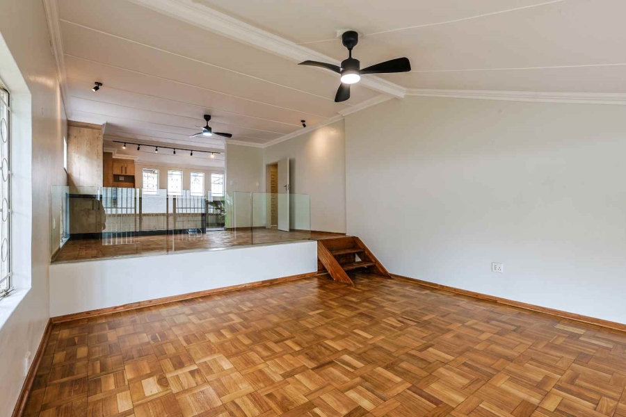 3 Bedroom Property for Sale in Nieuw Muckleneuk Gauteng