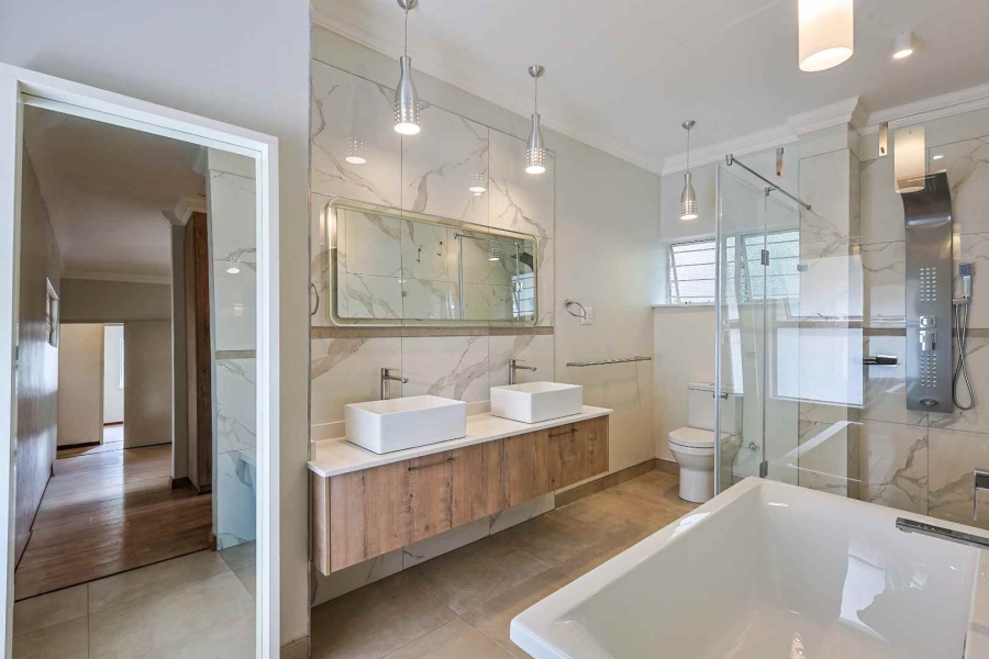 3 Bedroom Property for Sale in Nieuw Muckleneuk Gauteng