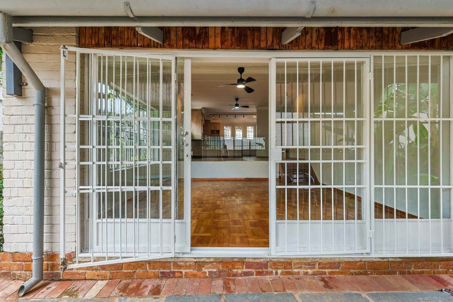 3 Bedroom Property for Sale in Nieuw Muckleneuk Gauteng