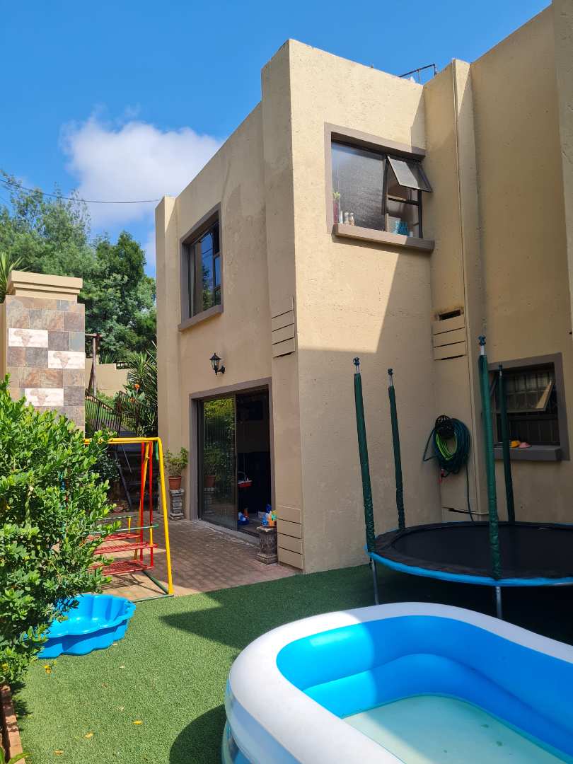 3 Bedroom Property for Sale in Roodekrans Gauteng