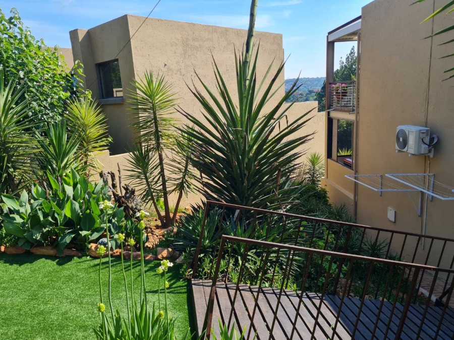 3 Bedroom Property for Sale in Roodekrans Gauteng