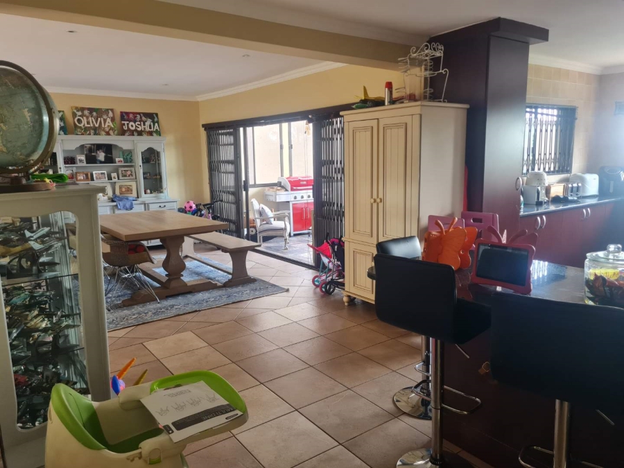 3 Bedroom Property for Sale in Roodekrans Gauteng