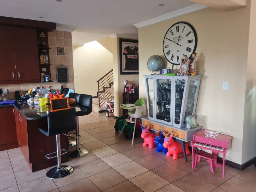 3 Bedroom Property for Sale in Roodekrans Gauteng