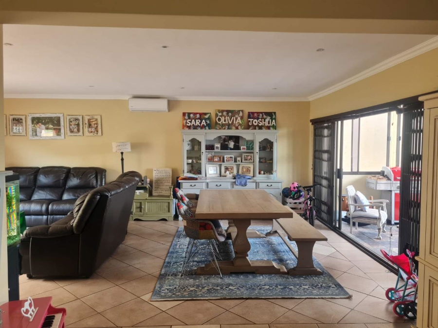 3 Bedroom Property for Sale in Roodekrans Gauteng