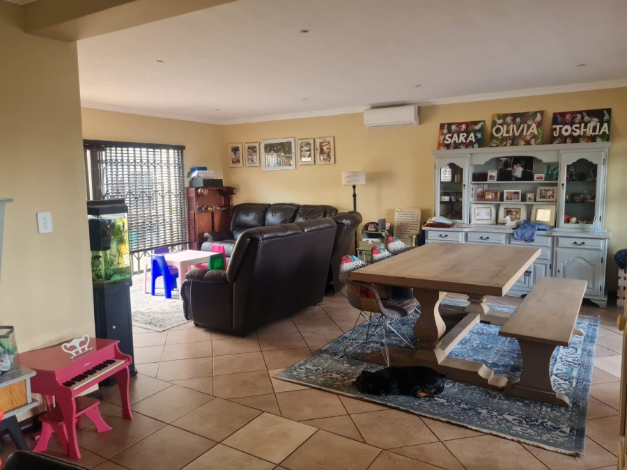 3 Bedroom Property for Sale in Roodekrans Gauteng