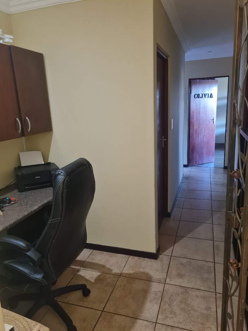 3 Bedroom Property for Sale in Roodekrans Gauteng