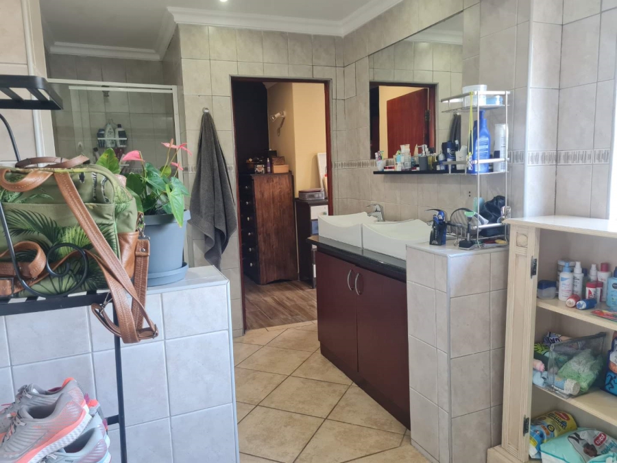 3 Bedroom Property for Sale in Roodekrans Gauteng