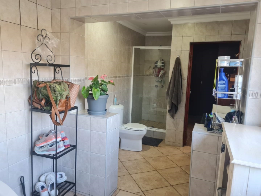 3 Bedroom Property for Sale in Roodekrans Gauteng