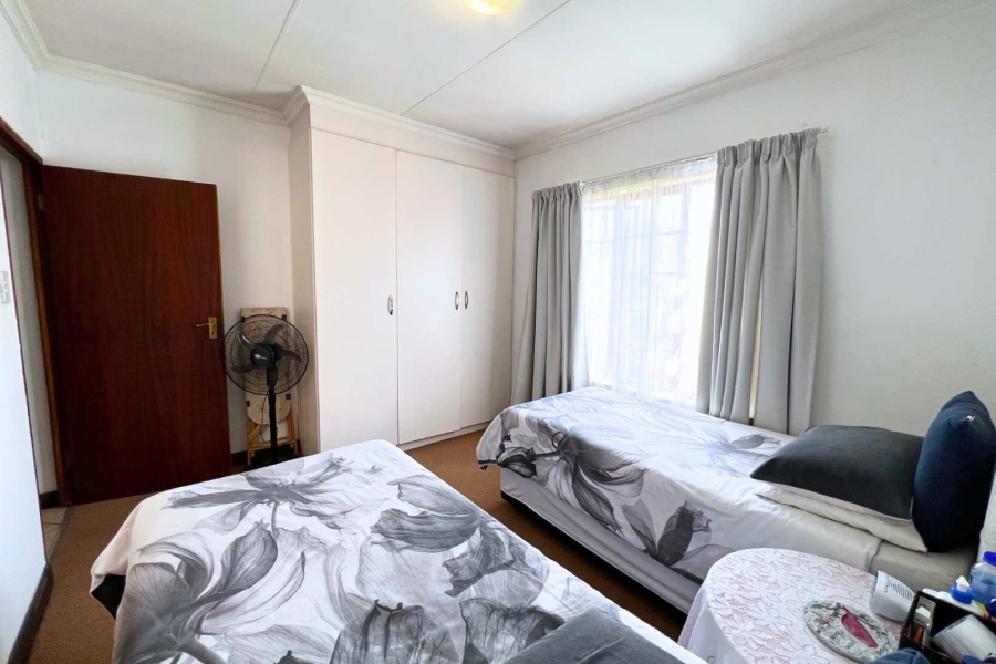 2 Bedroom Property for Sale in Montana Tuine Gauteng