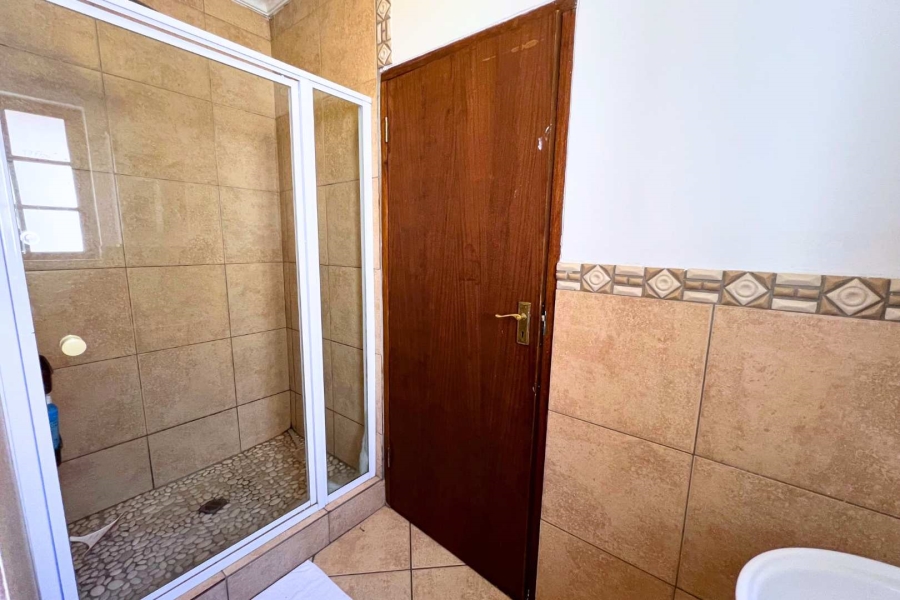 2 Bedroom Property for Sale in Montana Tuine Gauteng