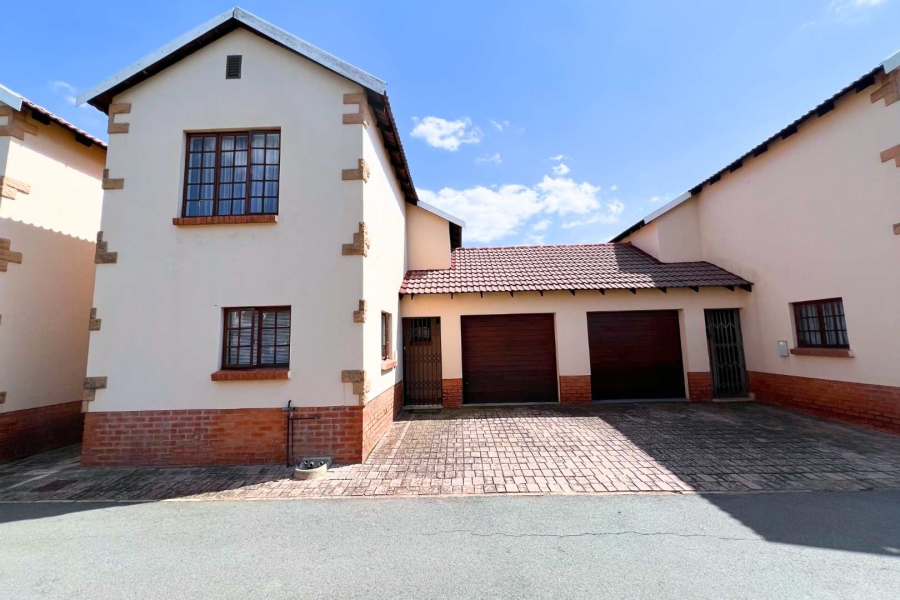 2 Bedroom Property for Sale in Montana Tuine Gauteng