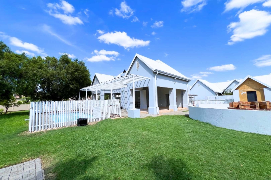 2 Bedroom Property for Sale in Montana Tuine Gauteng