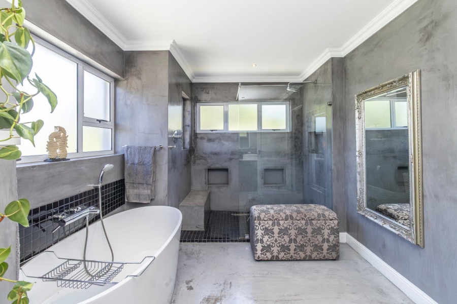 4 Bedroom Property for Sale in Waterfall Country Estate Gauteng