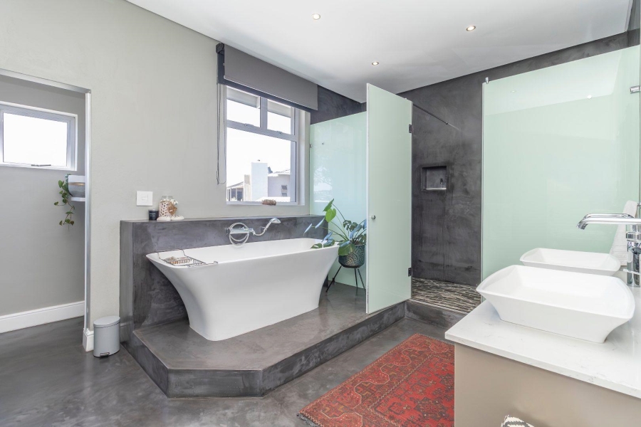 4 Bedroom Property for Sale in Waterfall Country Estate Gauteng