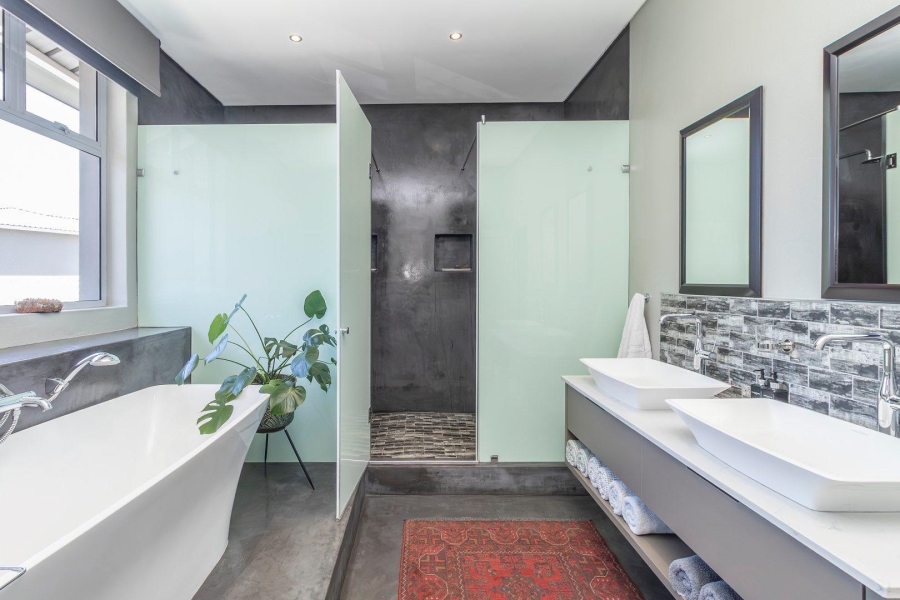 4 Bedroom Property for Sale in Waterfall Country Estate Gauteng