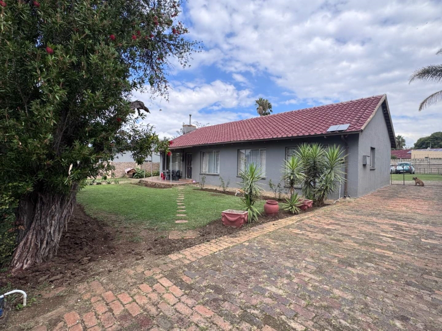 3 Bedroom Property for Sale in Raceview Gauteng