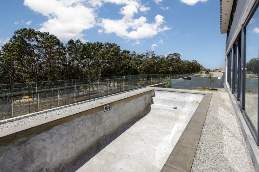 5 Bedroom Property for Sale in Eye of Africa Gauteng