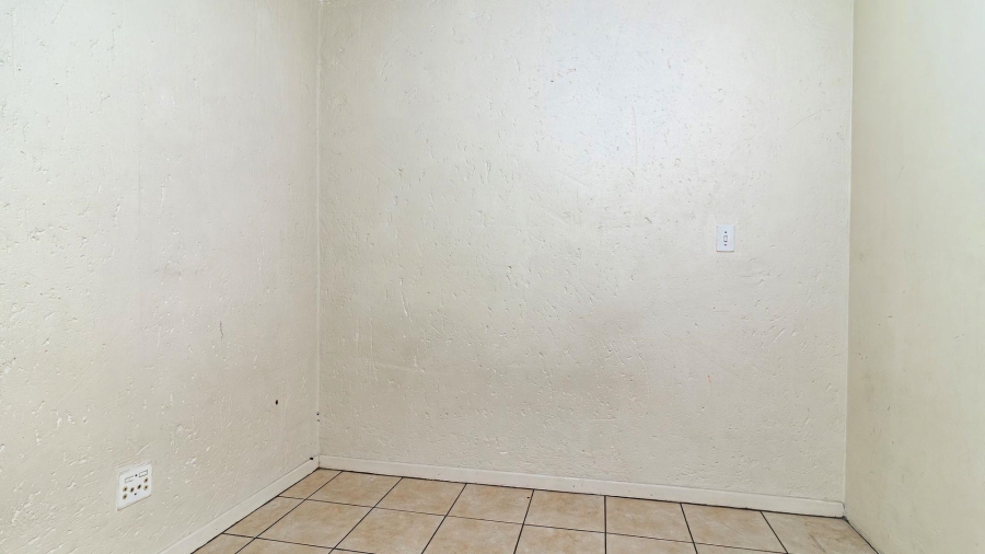 To Let 3 Bedroom Property for Rent in Blackheath Gauteng