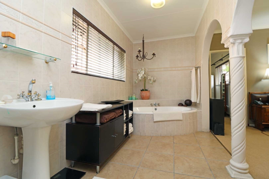 4 Bedroom Property for Sale in Morehill Gauteng