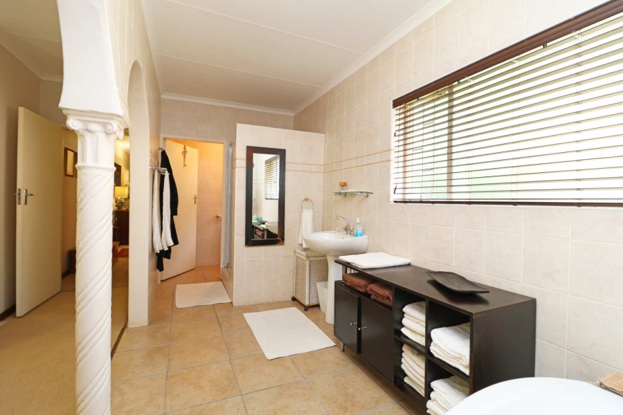 4 Bedroom Property for Sale in Morehill Gauteng