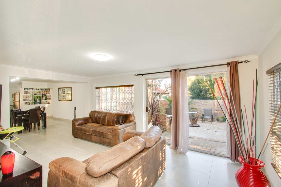 3 Bedroom Property for Sale in Wilgeheuwel Gauteng