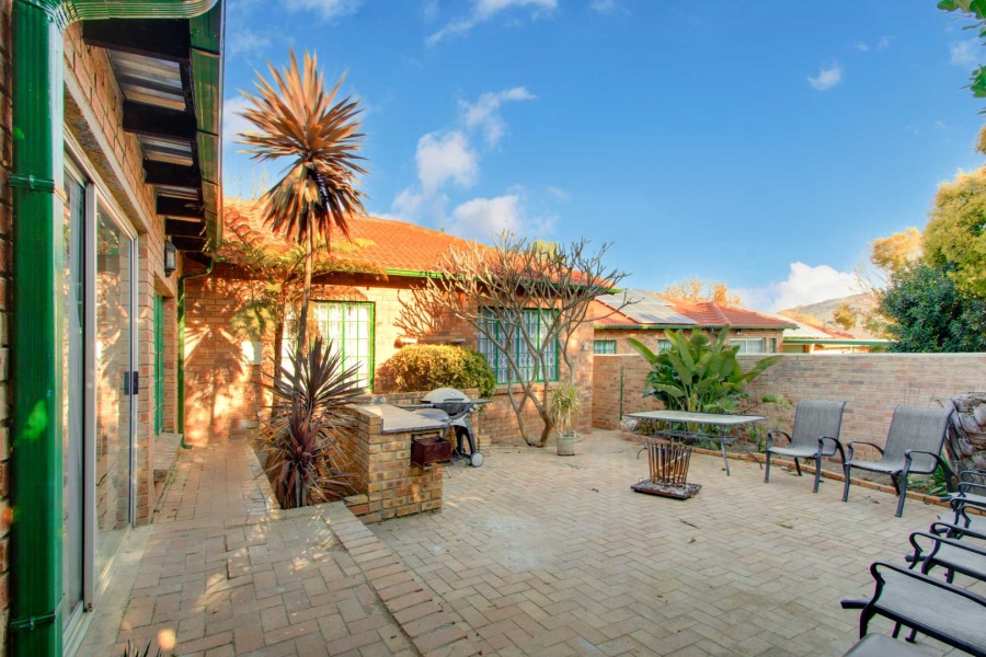 3 Bedroom Property for Sale in Wilgeheuwel Gauteng