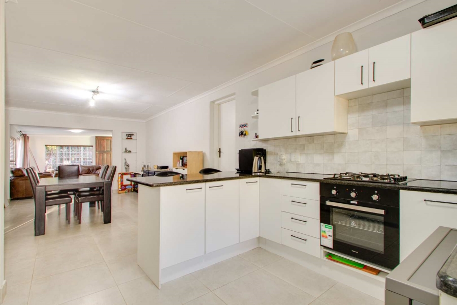 3 Bedroom Property for Sale in Wilgeheuwel Gauteng