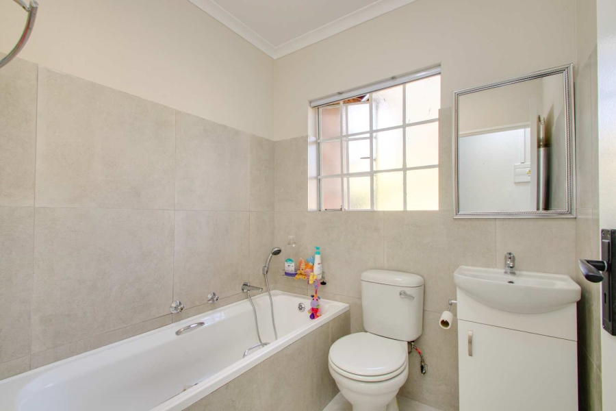 3 Bedroom Property for Sale in Wilgeheuwel Gauteng