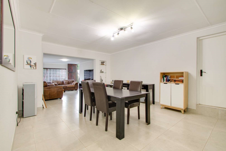 3 Bedroom Property for Sale in Wilgeheuwel Gauteng