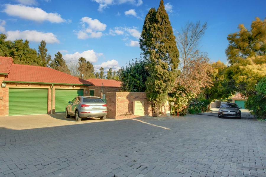 3 Bedroom Property for Sale in Wilgeheuwel Gauteng