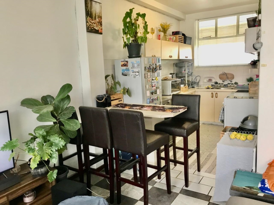 To Let 1 Bedroom Property for Rent in Illovo Gauteng