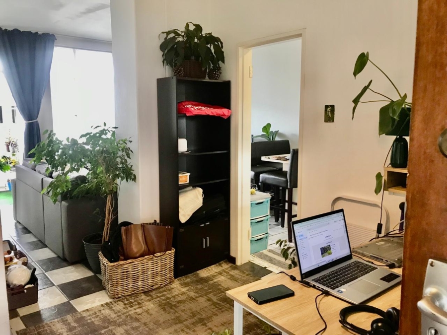 To Let 1 Bedroom Property for Rent in Illovo Gauteng