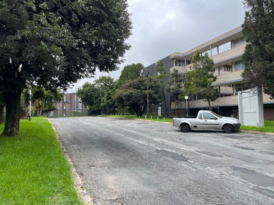 2 Bedroom Property for Sale in Constantia Kloof Gauteng